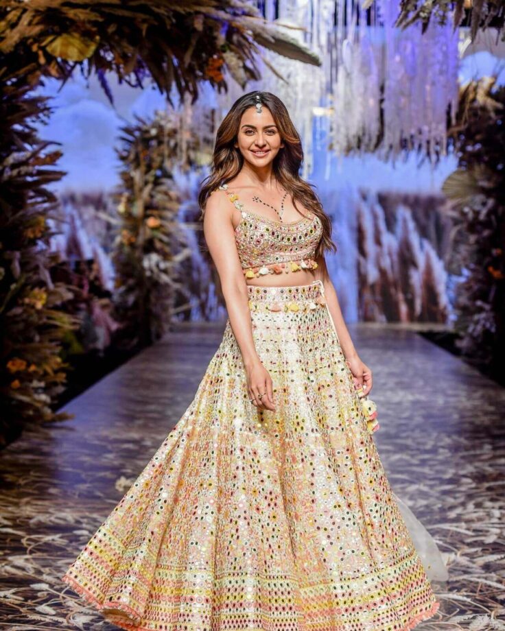 Rakul Preet Singh’s dramatic swirl in mirror work lehenga is pure delight 801637