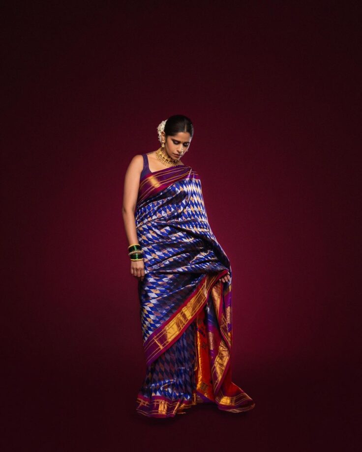 Sai Tamhankar Looks Ethereal In Blue Paithani Saree, Fans Can’t Stop Drooling - 2