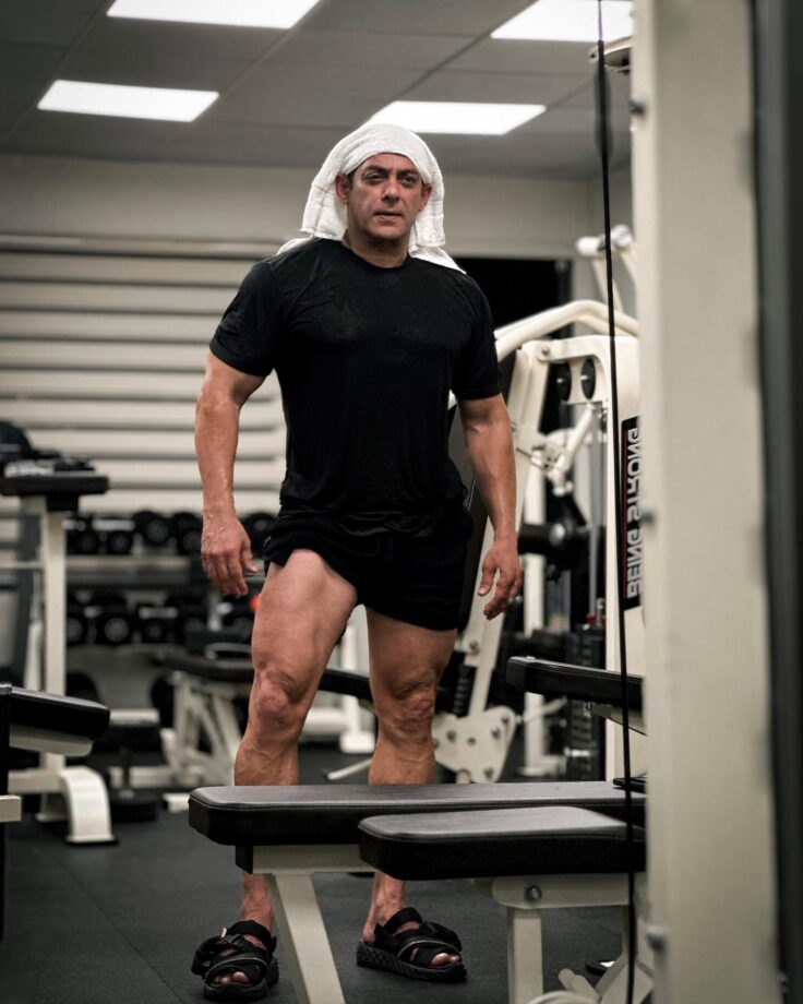 Salman Khan has got legs like 'Hulk', drops latest photo from gym 794857