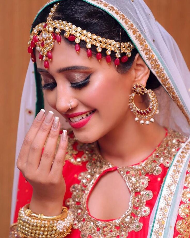 Shivangi Joshi's Traditional Grandeur Is A Must To Be Followed; Check Here 797934