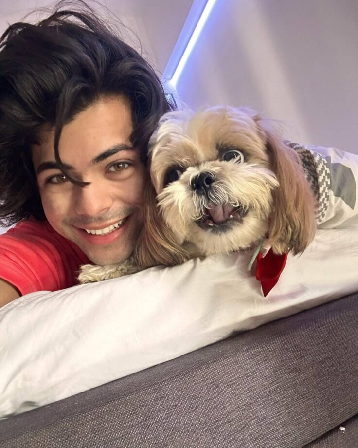 Siddharth Nigam’s pawdorable moments with his doggo will leave you awed 799359