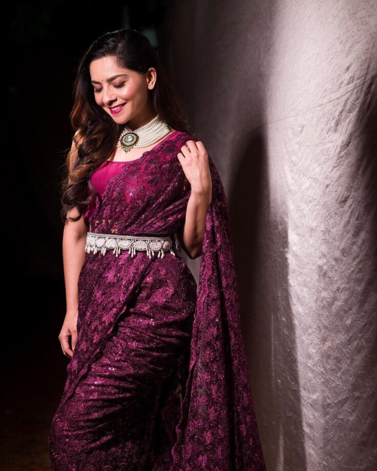 Sonalee Kulkarni Looks Ethereal In Her Wine Color Saree, Giving Us Major Ethnic Vibes - 4