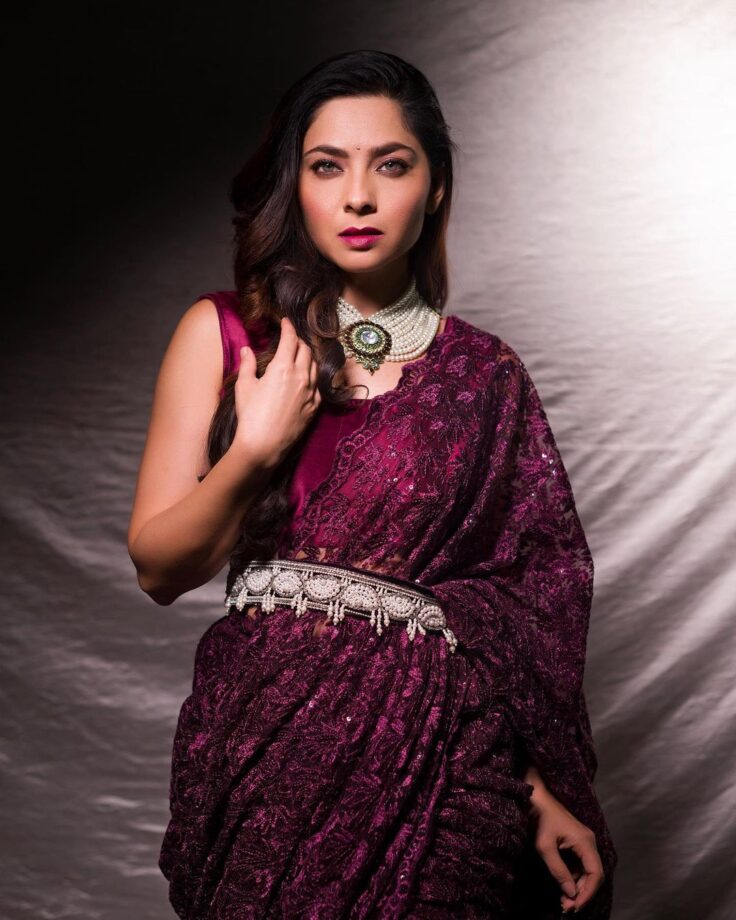 Sonalee Kulkarni Looks Ethereal In Her Wine Color Saree, Giving Us Major Ethnic Vibes - 5