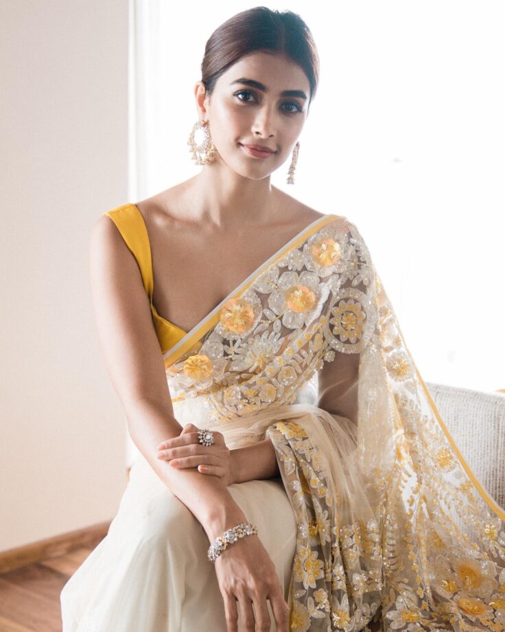 Stunning Sarees Ft. Pooja Hegde 799622