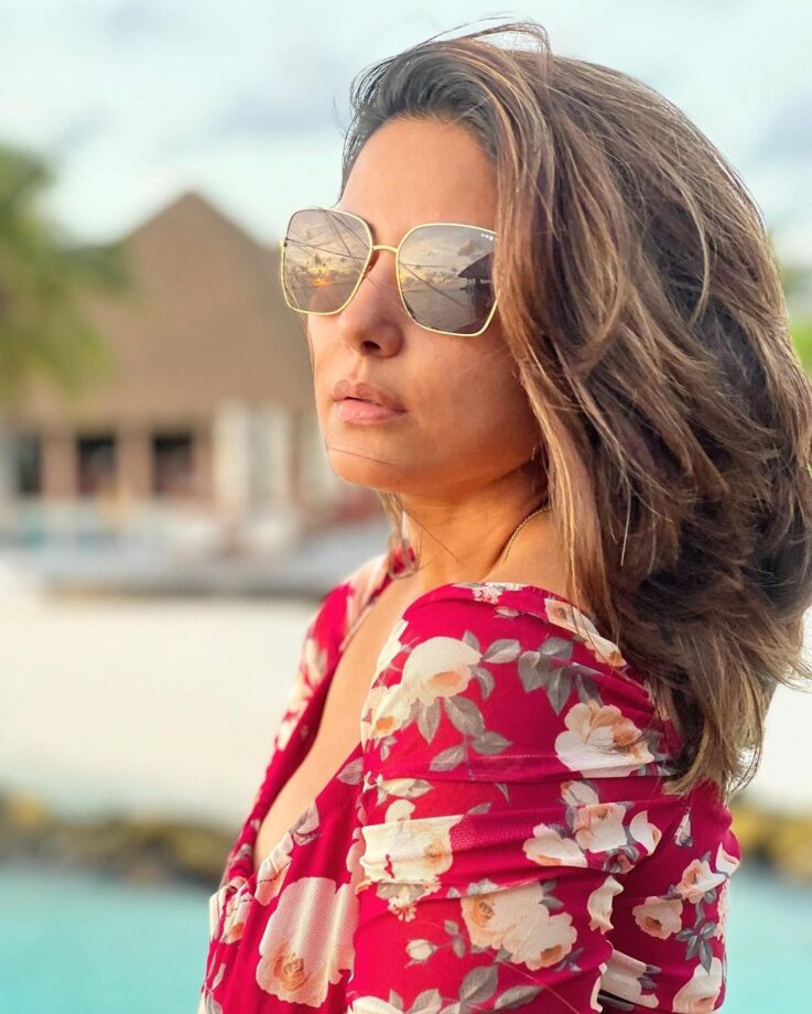 Sun, Sand, And Sunset Ft. Hina Khan 796438