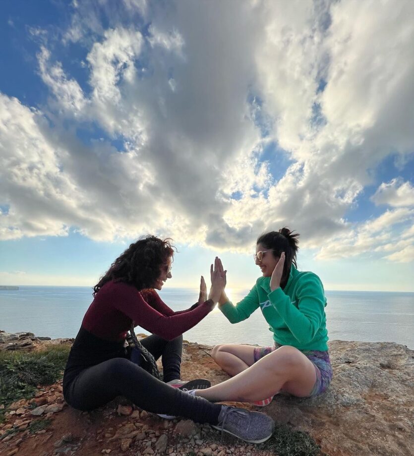 Taapsee Pannu Pens Heartfelt Birthday Note For Younger Sister Shagun Pannu 795034