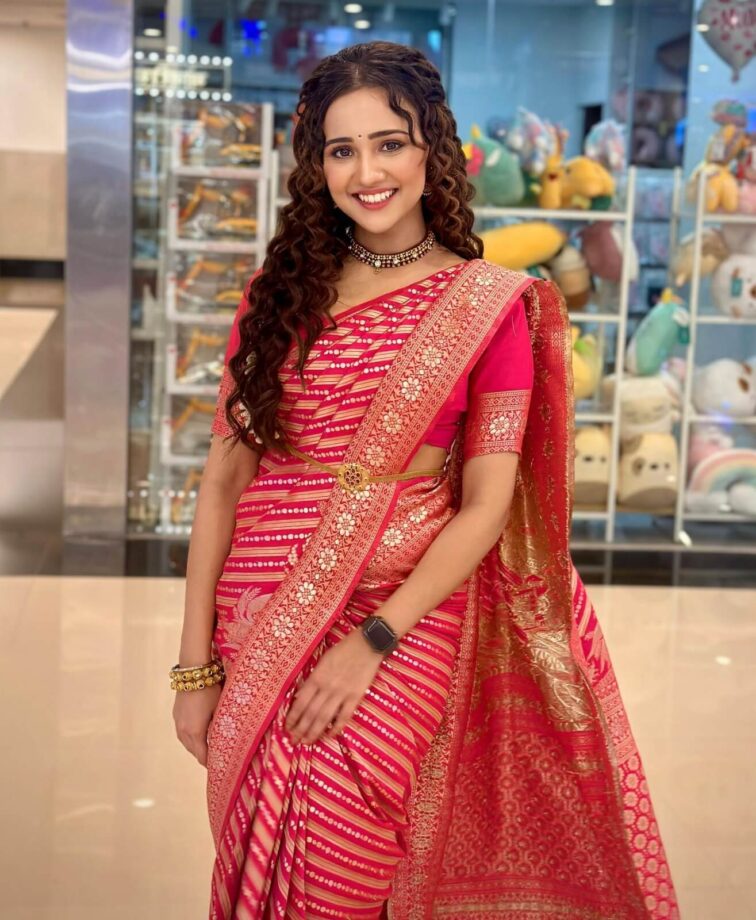 Take the ‘gulaabi’ traditional saree code from Ashi Singh, pics inside 801252