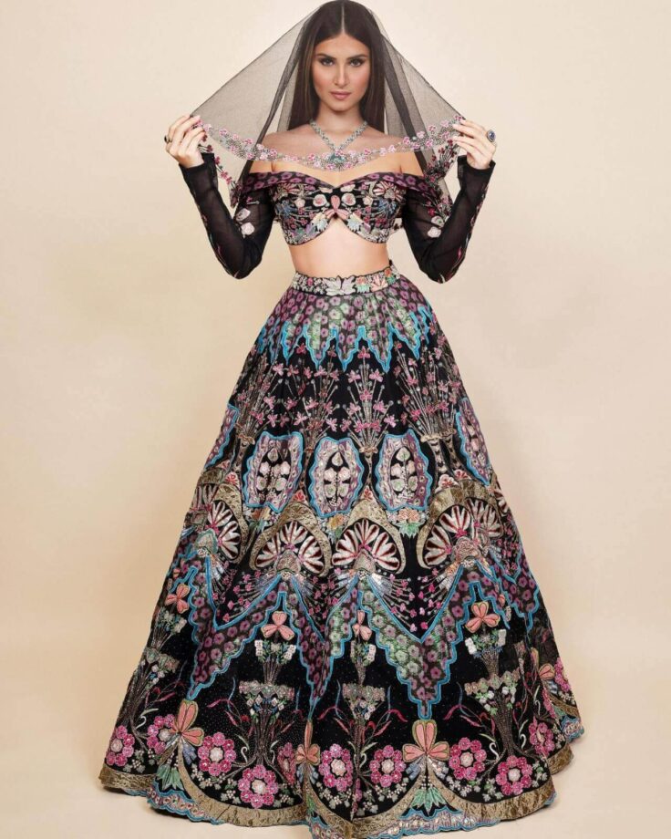 Tara Sutaria is ‘art’ personified in peacock theme lehenga 801646