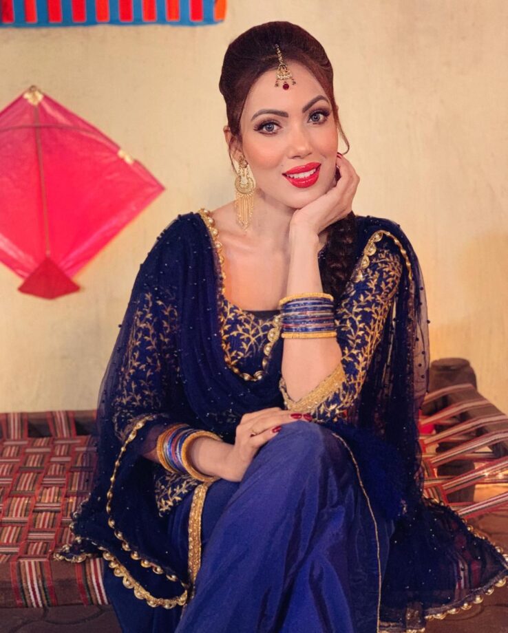 TMKOC actress Munmun Dutta’s Jaw Dropping Looks In Ethnic Drapes - 1