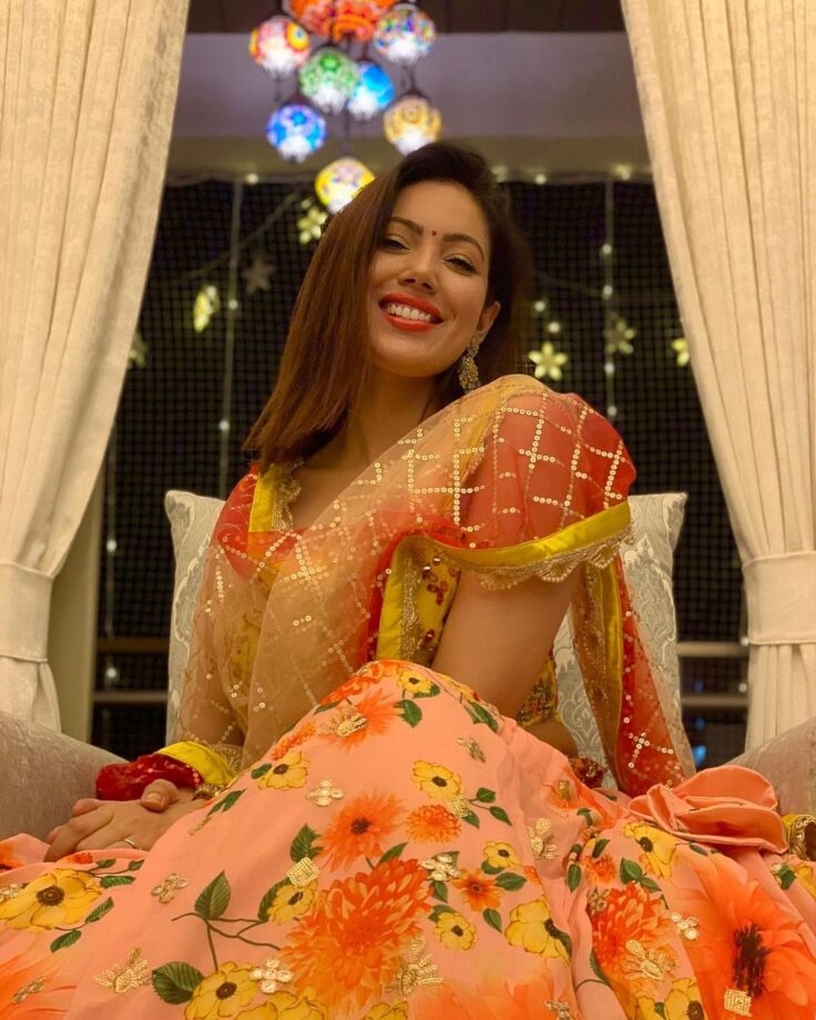 TMKOC actress Munmun Dutta’s Jaw Dropping Looks In Ethnic Drapes - 3