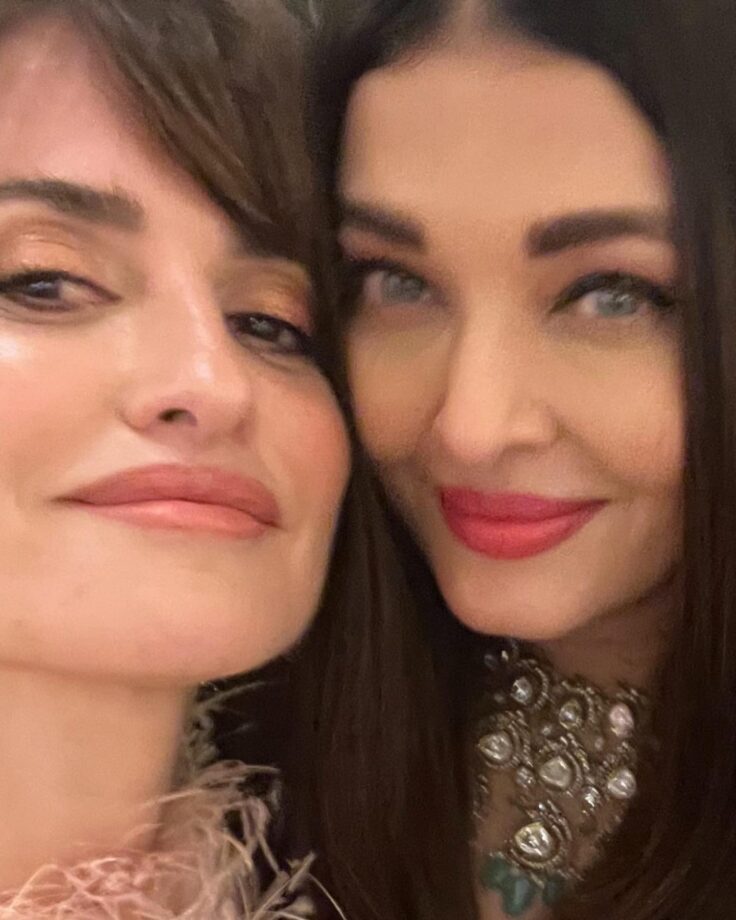 Trending: Aishwarya Rai's viral selfie with Penelope Cruz goes viral 794509