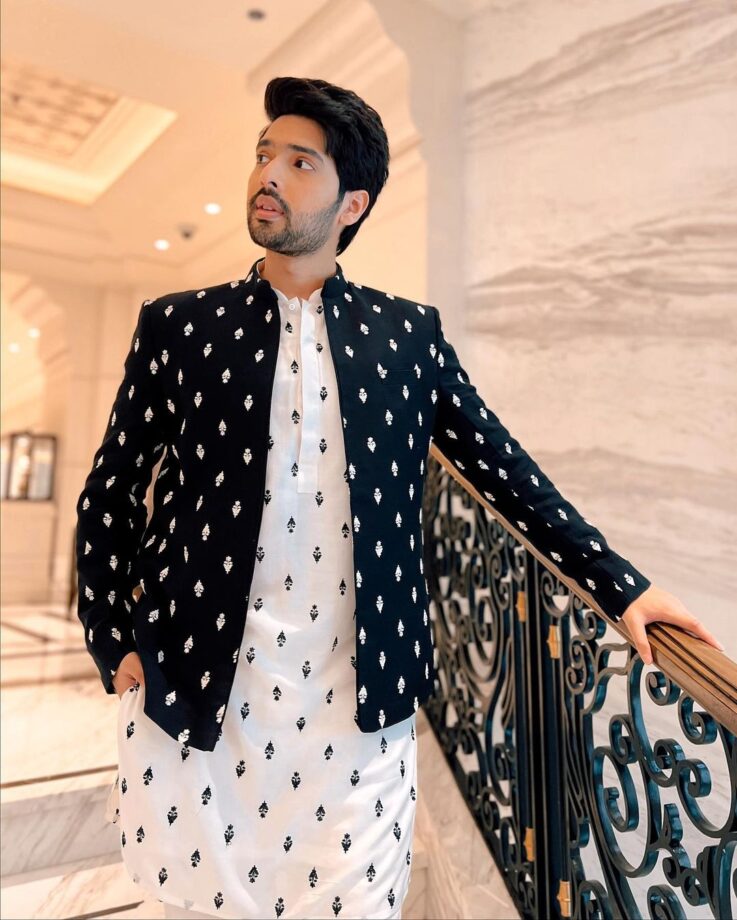 Trendy Traditional Kurta Ft. Armaan Malik 800611