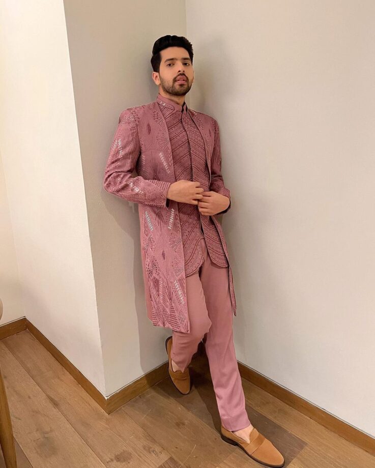 Trendy Traditional Kurta Ft. Armaan Malik 800616