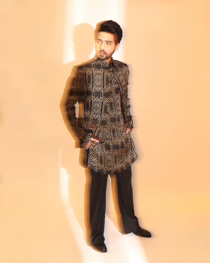 Trendy Traditional Kurta Ft. Armaan Malik 800607