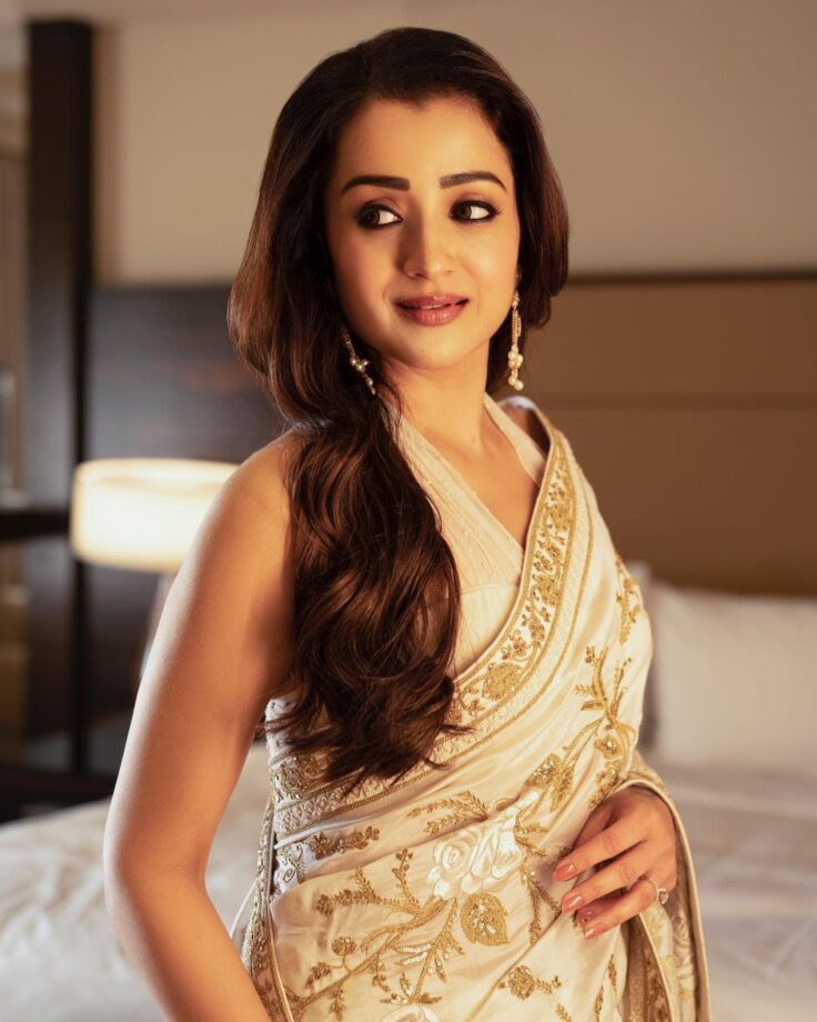 Trisha Krishnan Goes Regal In White Saree, Simplicity Wins Hearts 802213