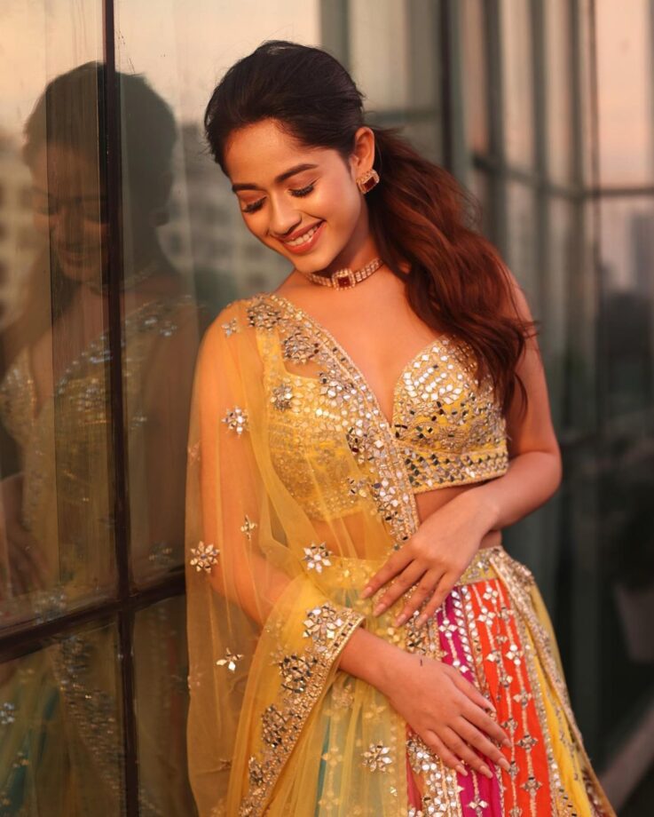 Want A Perfect Look For This EID? Take Some Inspiration From Jannat Zubair - 1