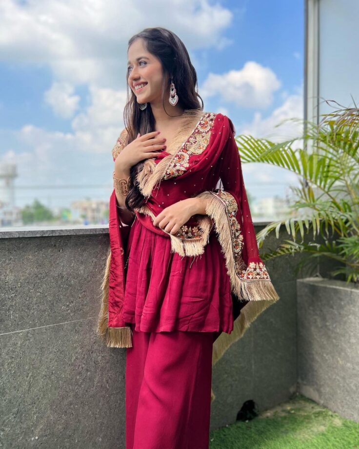 Want A Perfect Look For This EID? Take Some Inspiration From Jannat Zubair - 0