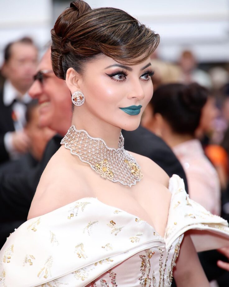 Aishwarya Rai Bachchan, Mrunal Thakur And Urvashi Rautela Walk Like Queens On The Cannes Red Carpet 808642