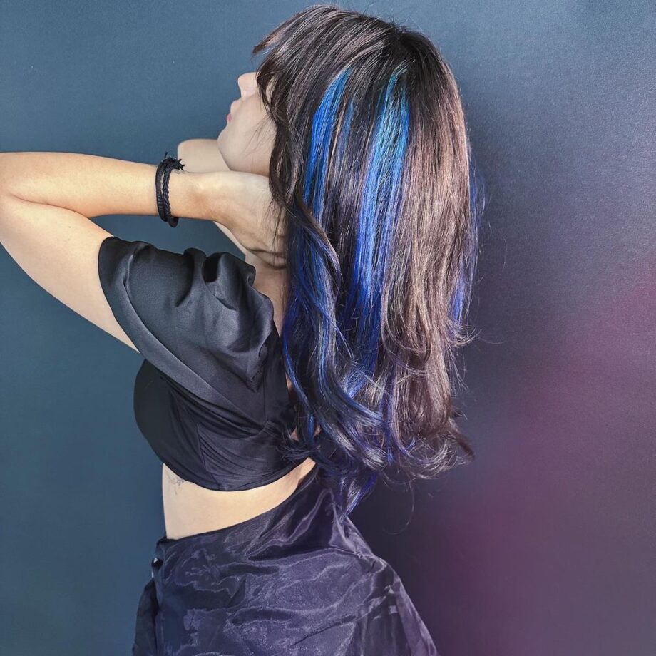 Avneet Kaur gets new hair colour with stylish blue streaks, fans loves it - 0