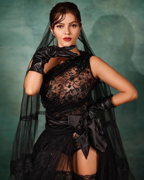 Bigg Boss Babes: Rubina Dilaik and Sumbul Touqeer Khan's stunning 'black magic' 807847