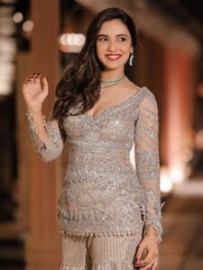 Trendy Shimmery Outfits Ft. Jasmin Bhasin