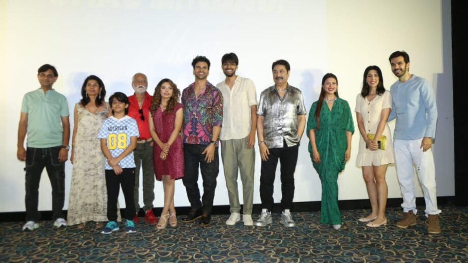 Divyanka Tripathi, Vivek Dahiya, Sanjay Mishra mark the great grand music launch of 'Chal Zindagi' 804569