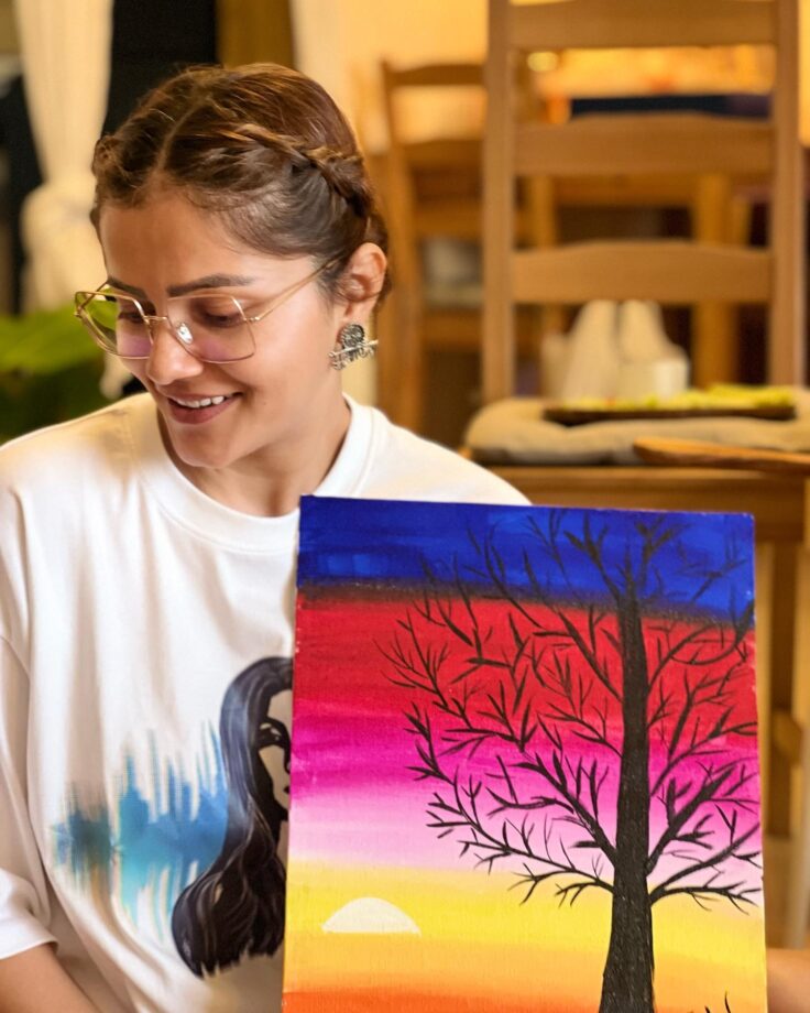 Meet the 'artist' in Rubina Dilaik 811158