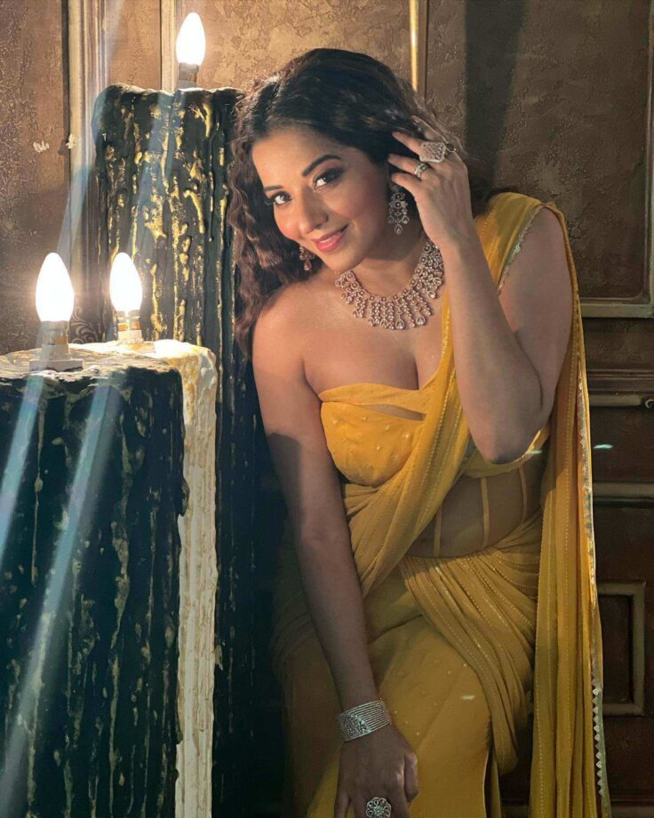 Monalisa Looks Fiery In Yellow Drape; Fans Go Gaga 809760