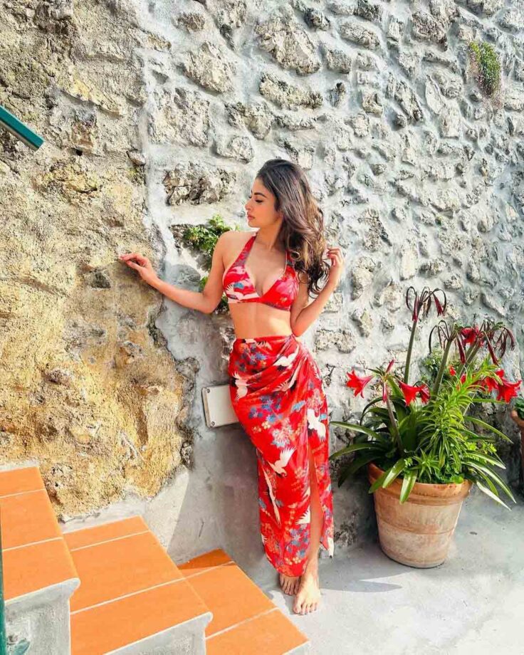 Mouni Roy flaunts her perfect curves in printed red bikini, fans love it - 1