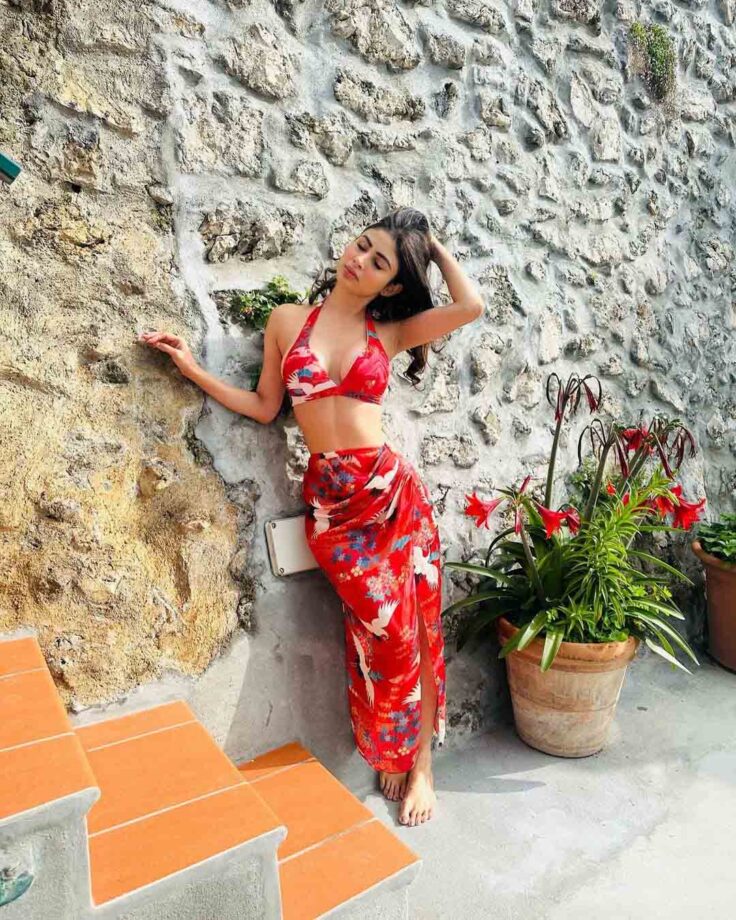 Mouni Roy flaunts her perfect curves in printed red bikini, fans love it - 0