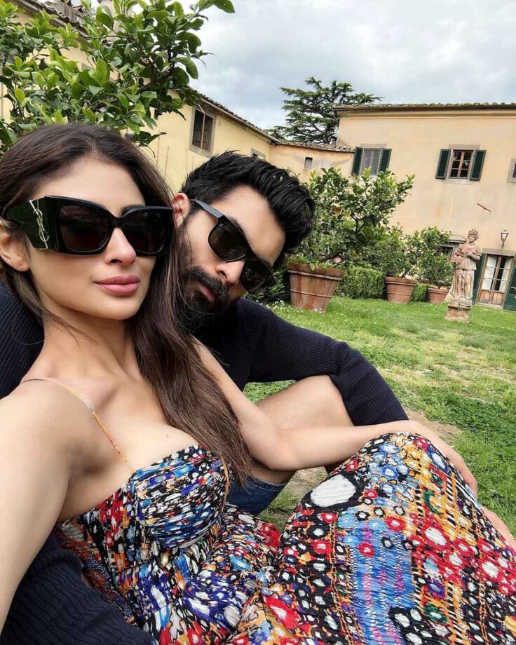 Mouni Roy shares lovey-dovey photo with husband Suraj Nambiar from Italy, fans love it - 1