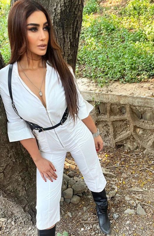 Naagin Fame Mahekk Chahal Dresses Elegantly In White; Goes On An Adventurous Bike Ride 805396