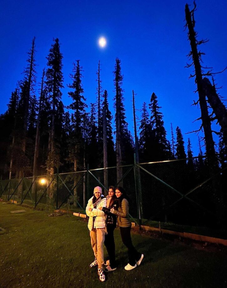 Photodump: Sara Ali Khan and her 'full moon night' fascination 804215