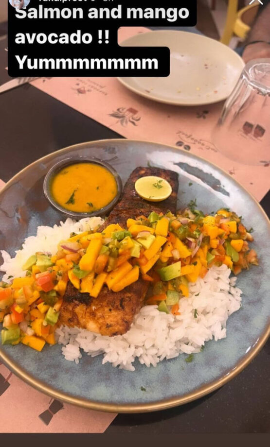 Rakul Preet Singh's irresistible craving for Salmon and mango avocado (see yummy snap) 804124