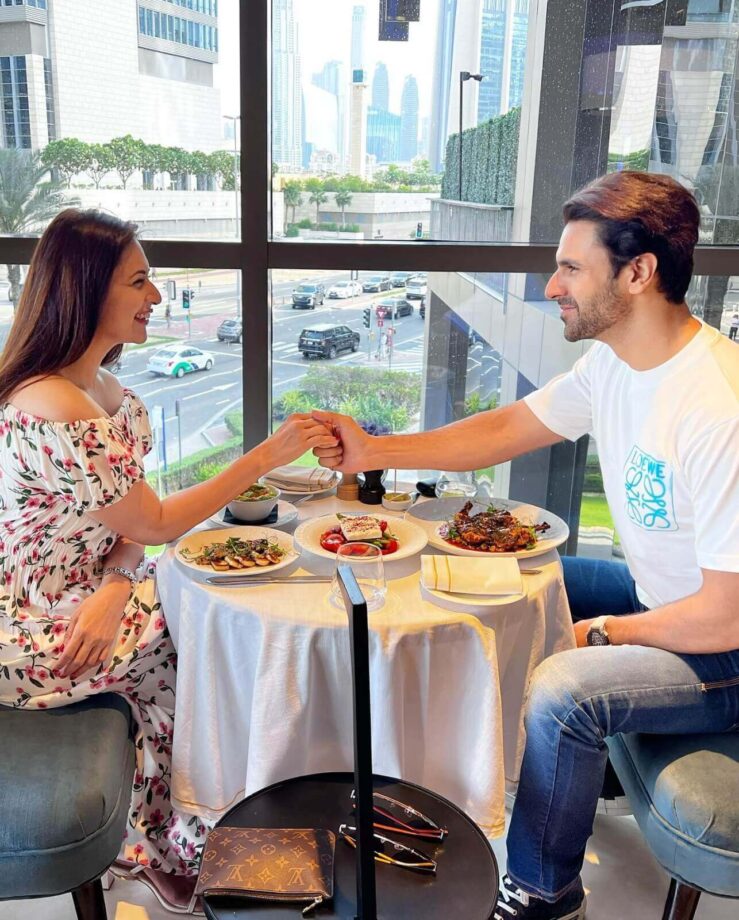 Soul of times: Divyanka Tripathi can’t get enough of her Dubai trip with husband Vivek Dahiya 808145