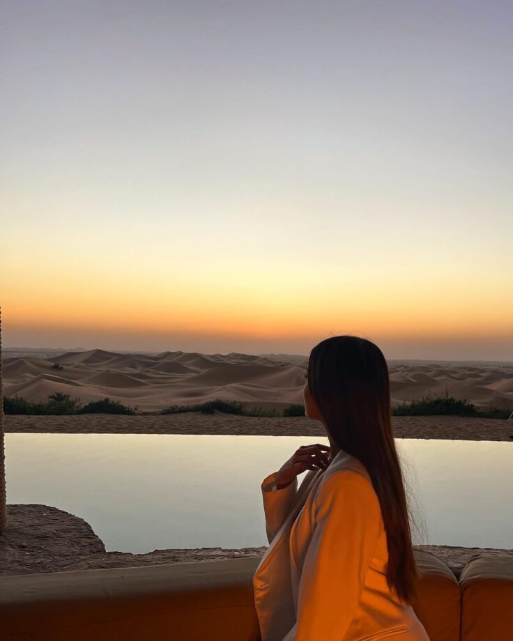 Tara Sutaria can’t get enough of the surreal sunset, see pics 803833