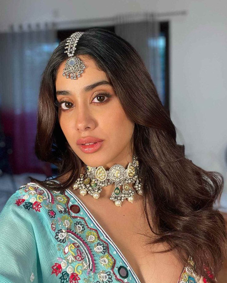 The Moody Shades Of Janhvi Kapoor; See Pics 811682