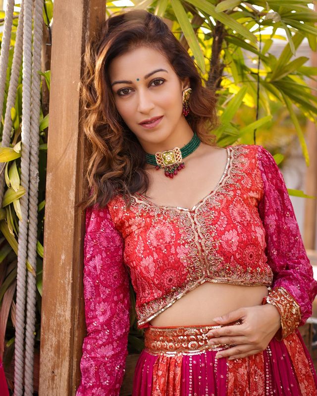 TMKOC diva Sunayana Fozdar in multi-layered embroidery lehenga, a visual delight 805281