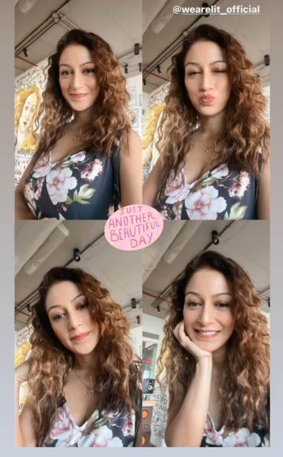 TMKOC divas Sunayana Fozdar and Palak Sindhwani spice up selfie game, check ASAP 804175