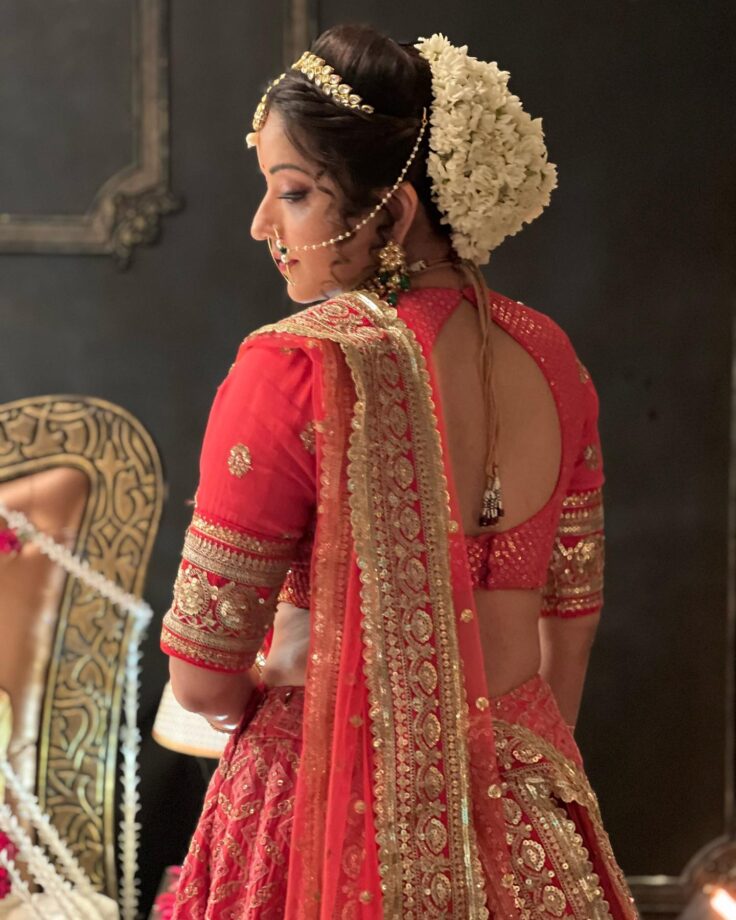 Watch: Monalisa's Laal Ishq In Lehenga 805837