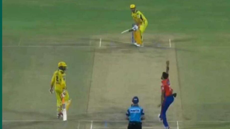 Watch: MS Dhoni activates beast mode against Delhi Capitals, check out video 805951