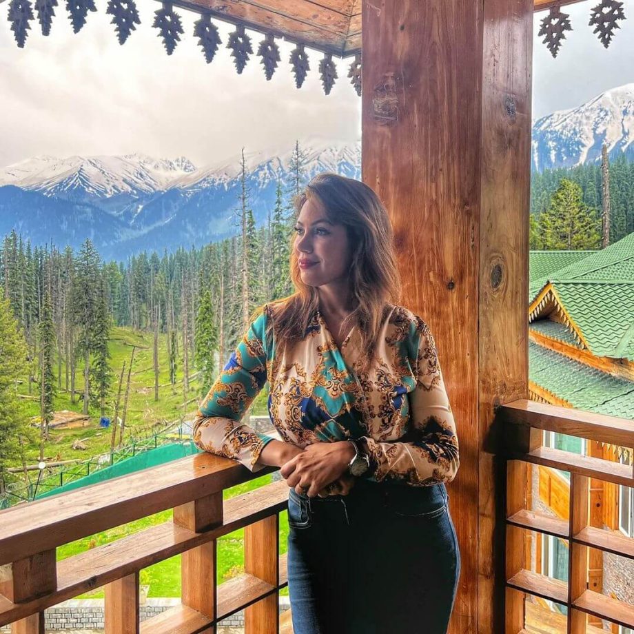 Munmun Dutta explores enchanting paradise of Kashmir, see photos - 2