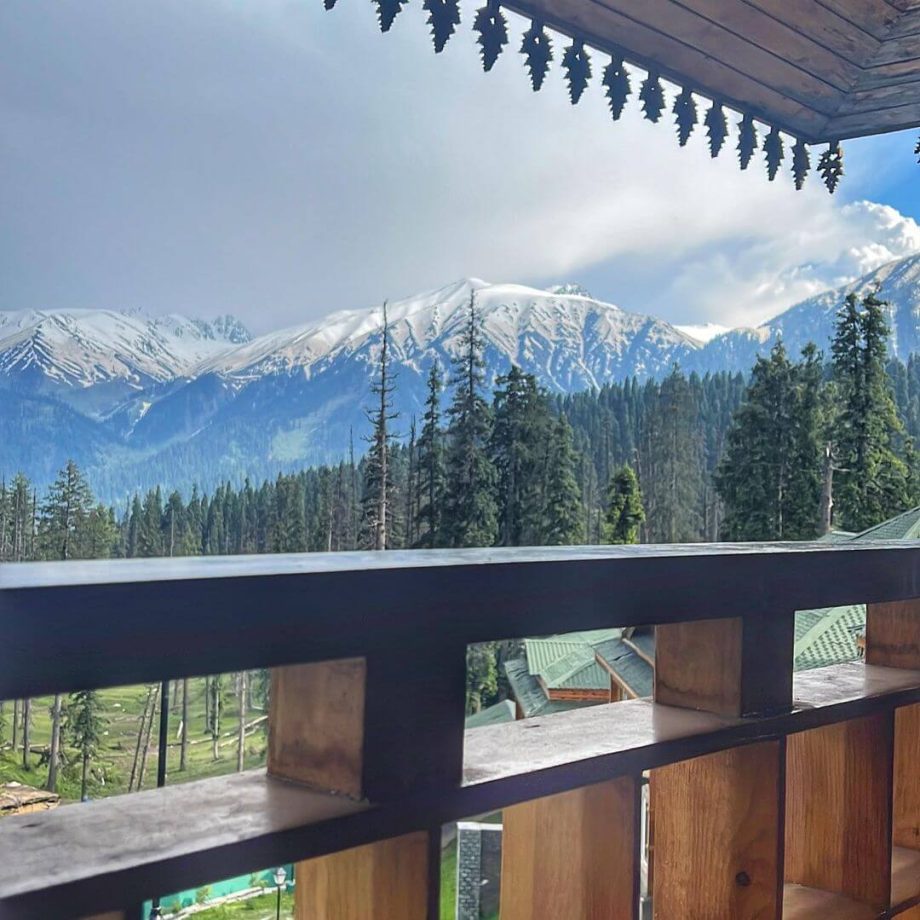 Munmun Dutta explores enchanting paradise of Kashmir, see photos - 4