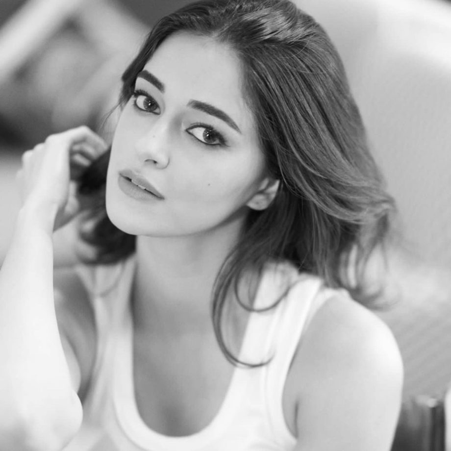 Ananya Panday Looks Mesmerizing In Black And White; Bhavana Panday Showers Love 812184