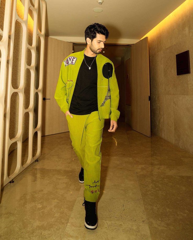 Armaan Malik Goes Swanky In Green For Last Night Concert; See Pics 813468