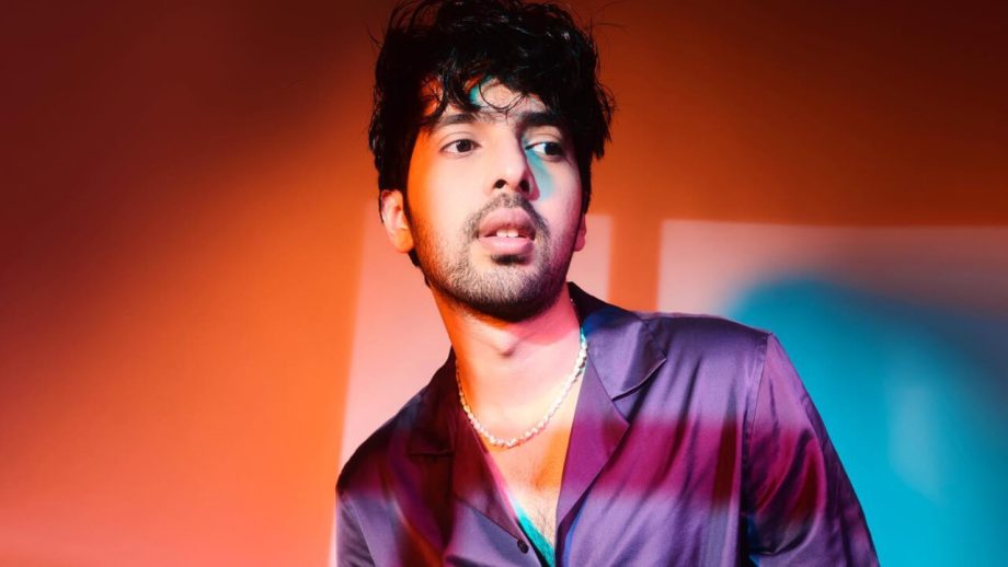 Armaan Malik Looks Uber Cool In Satin Ensemble; Fans Awestruck 814238