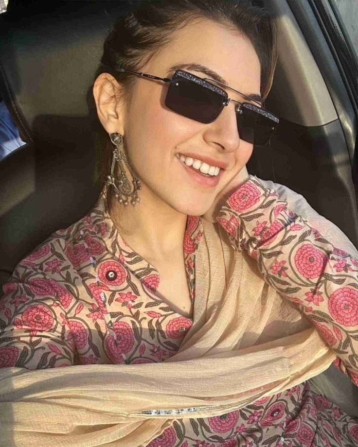 Hansika Motwani sparks in floral ethnic wear, see pic 813859