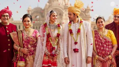 Here comes an intriguing family poster of Kartik Aaryan and Kiara Advani starrer ‘Satyaprem Ki Katha’! Coming to the big screen tomorrow!