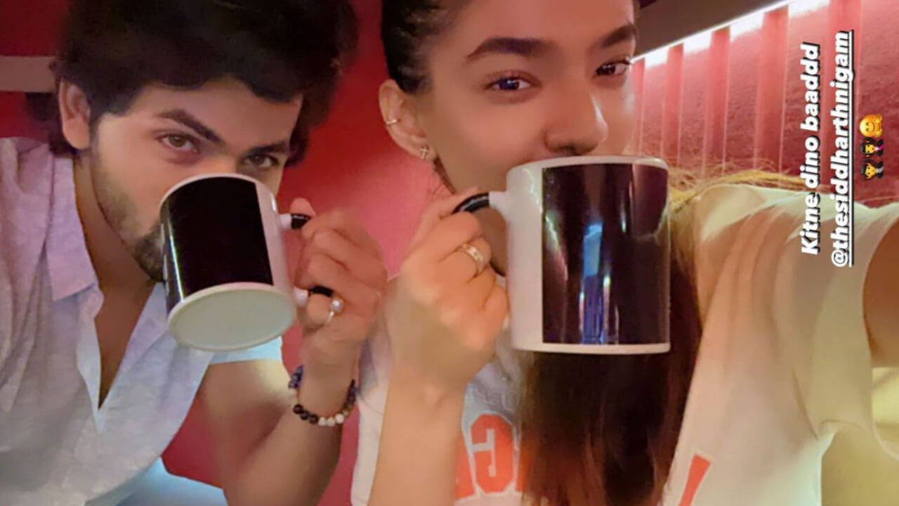 It's coffee time for Siddharth Nigam and Anushka Sen 819826