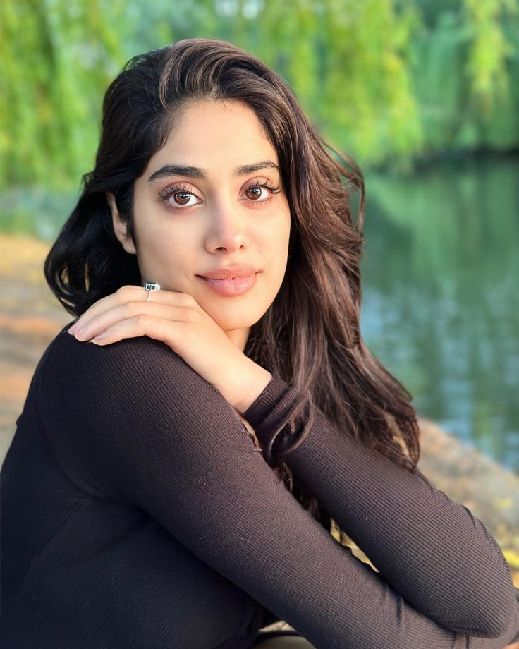 Janhvi Kapoor Glows In Sunskissed Photos; Check Out 813960